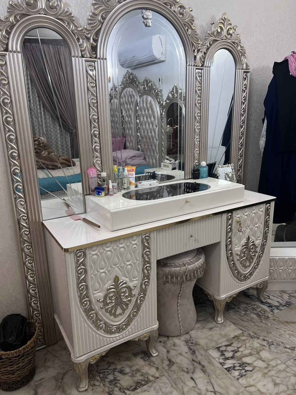 غرفه كسر زيروو        غرفه جديده اله درجه            تركيه درجه اوله باب اول نضيفه نضيفه كلش هواي السعر والاستفسار فقط عل رقم ***********
