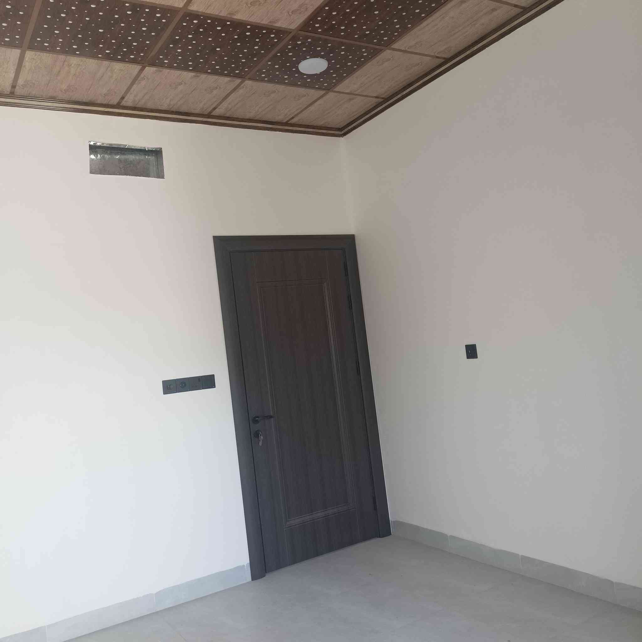 دار للبيع
المساحه 100م
صنف الأرض بستان ملك صرف 
اتجاه شروق 
البيت زيرو استلام مفتاح
الموقع قبل هيما ستي 
خلف بانزيخانة المشرق
***********ابو احمد 
***********ابو علي
