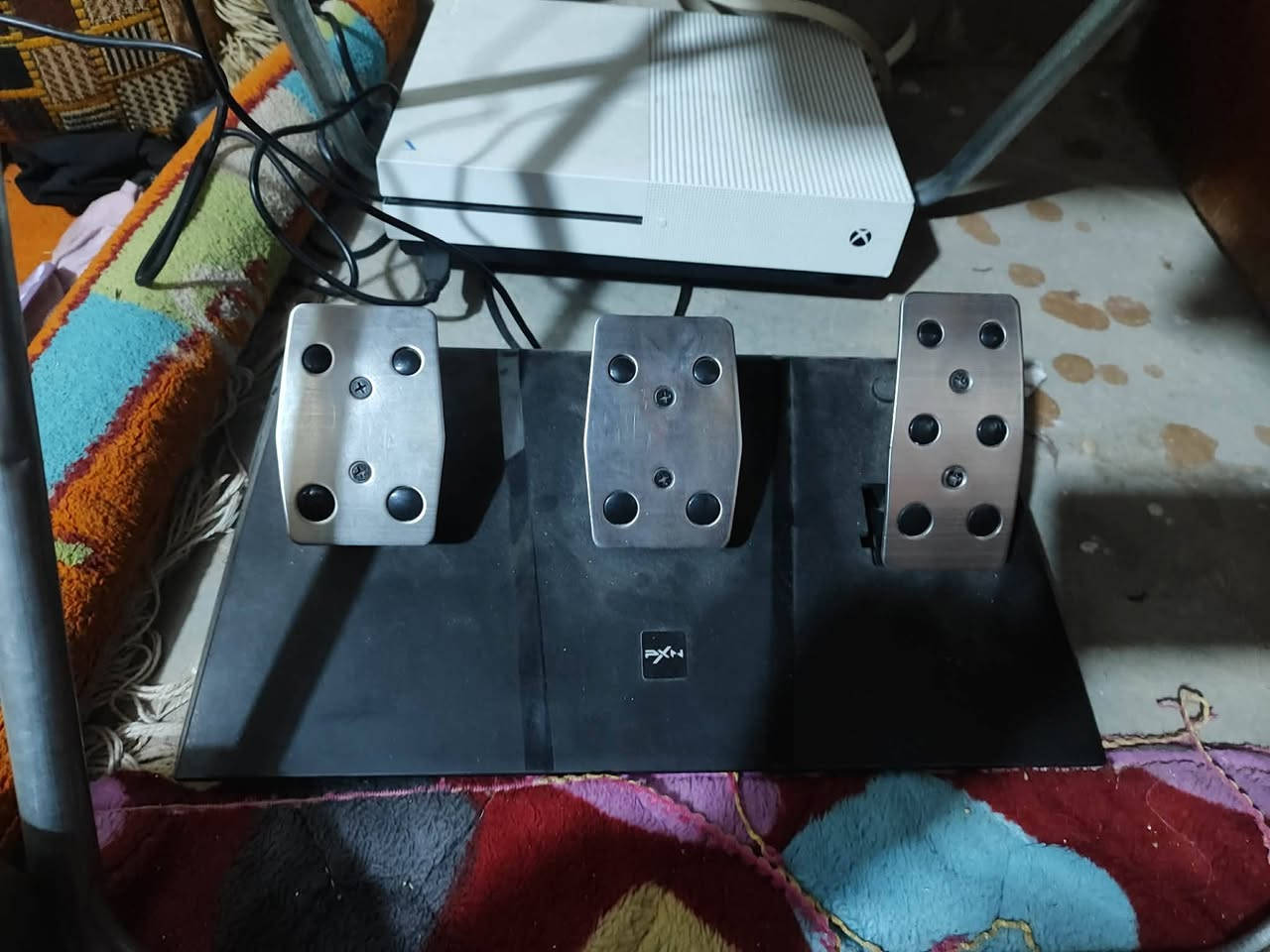 السلام عليكم متاح اكس بوكس وان اس وادريكسون  ذاكرته 2تيره بي لعاب سبب عدم التفرغه سعر 300 وبي مجال مكاني نجف خاص او ***********
