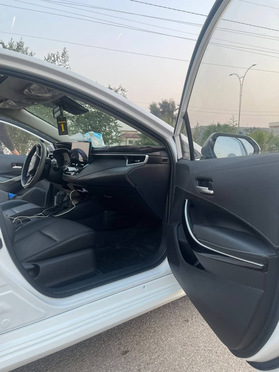 سلام عليكم كورلا موديل ٢٠٢٤ هايبرد ماشيه ٤٣  محرك ١٨٠٠ رقم بغداد جديد تحويل مباشر مبدل بيهه بنيد وطاك ايرباك ستيرن ودشبول  سياره جديده مال جناي سياره فول مواصفات فتحه بصمه قتعتين تبريد كشنات جلد اشياير مري تحديد مسار مثبت سرعه كشن كهرباء باقي التفاصيل عله تصال السياره متواجده بغداد بالعزيزية رقمي *********** ما متواجد عله نت اتصال فقط السعر١٣٣وبيهه مجال الشراب
