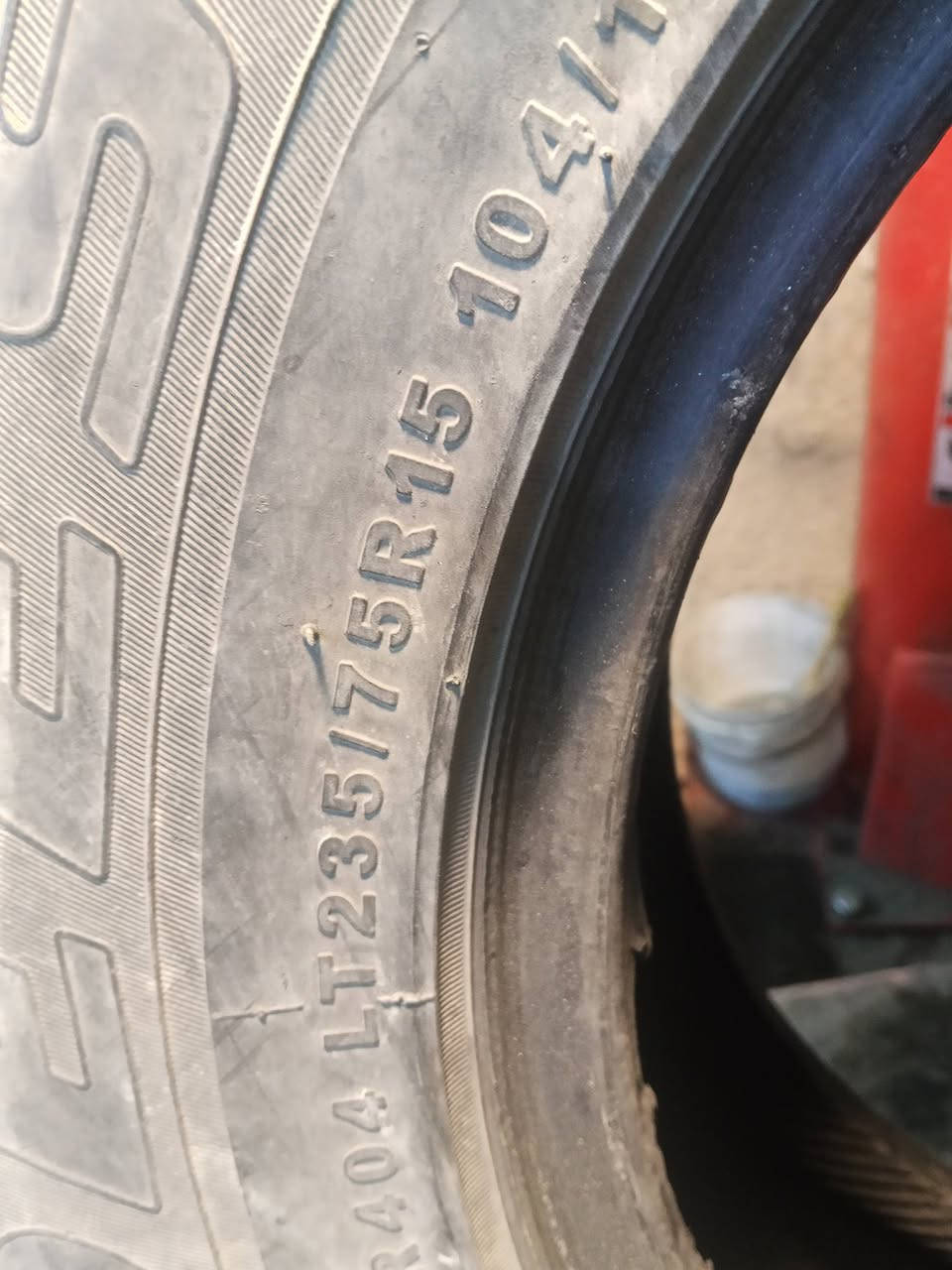 .
السلام عليكم زوج تايرات للبيع 
القياس 253/75/15
التك الثاني 215/75/15
نضيفات 
السعر 75وبيهن مجال
بغداد مدينه الصدر حي طارق الوسط 
***********
