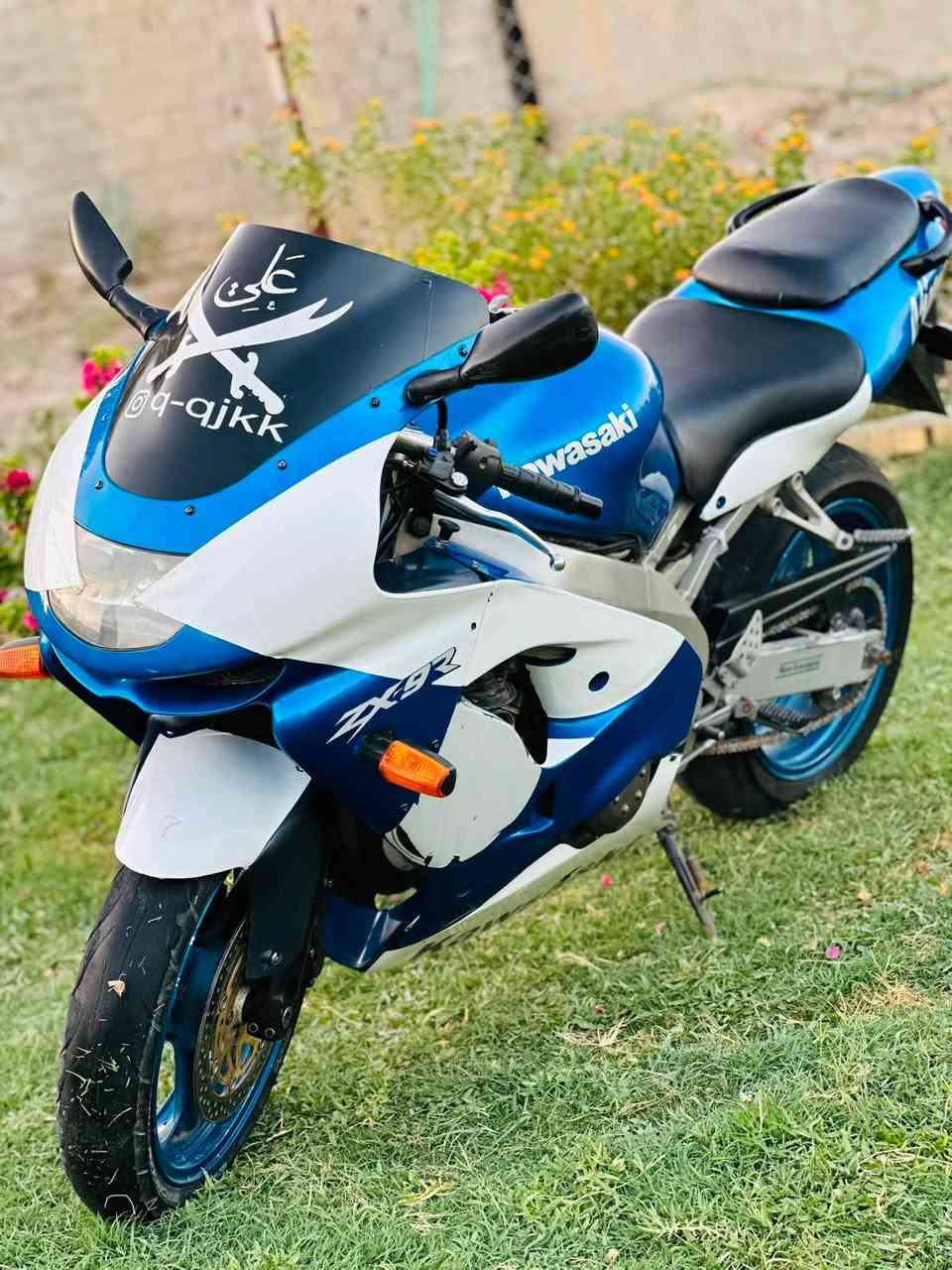اعاده نشر بسبب الوعود الكاذبه لحد يخابر يكول امسح المنشور اني جايك دراجه كاوسكي مديل 2004  مكفوله وحلوة نضافه كدام عينك تجي تلكاها نفس الصور +  مكاني دوانيه  السعر  خاص    *********** 👍

