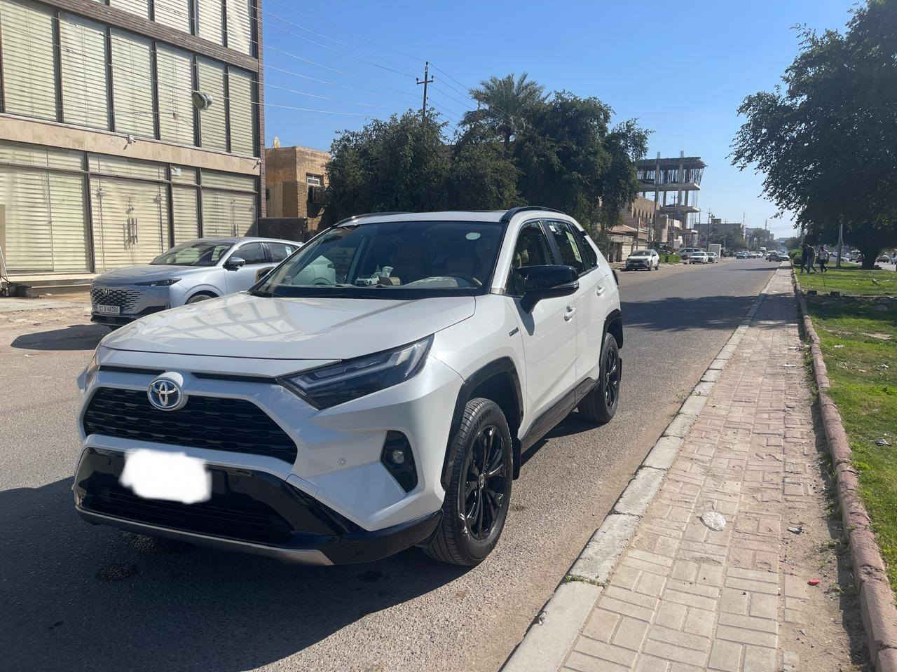 السلام عليكم
للبيع Rav4  موديل 2024 ياباني اصلي نسخة البلاك اديشن
 وارد خليجي (عبد اللطيف جميل)
هايبرد
ماشيه 15000 كم
محرك 2500
دفع رباعي ، فتحة سقف ، صندوق كهربائي 
حساسين امامي خلفي
مري شفط ودخول ذكي
ويل 18
مكفولة من الضربة والصبغ والتبديل 
السعر 295$
للاستفسار التواصل على
***********
