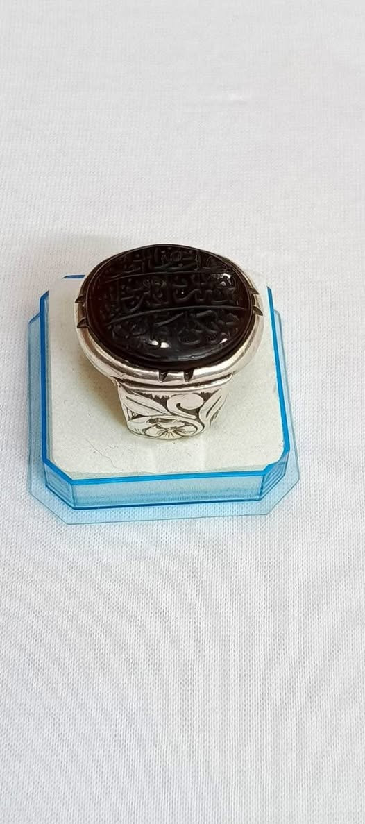 ‏خاتم العقيق اليماني شفة الخاتم قديم صياغة ثقيلة فضة 925 قياس الخاتم25
‏ السعر الخاتم110الف
‏توصيل جميع المحافظات5الف
‏*********** بغداد, العراق
