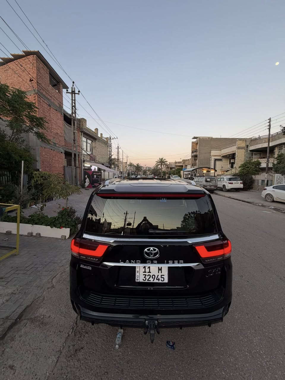 تويوتا لاندكروزGXR موديل2024 ملغفة  Ppf با 26 ورقة تغليفها السيارات خمس كاميرات داخل احمر 3 شاشات كاملة المواصفات السنوية بأسمي تحويل مباشر السعر 670$ورقة وبيها مجال بسيط 
العنوان بغداد حي الجهاد ***********باسم
