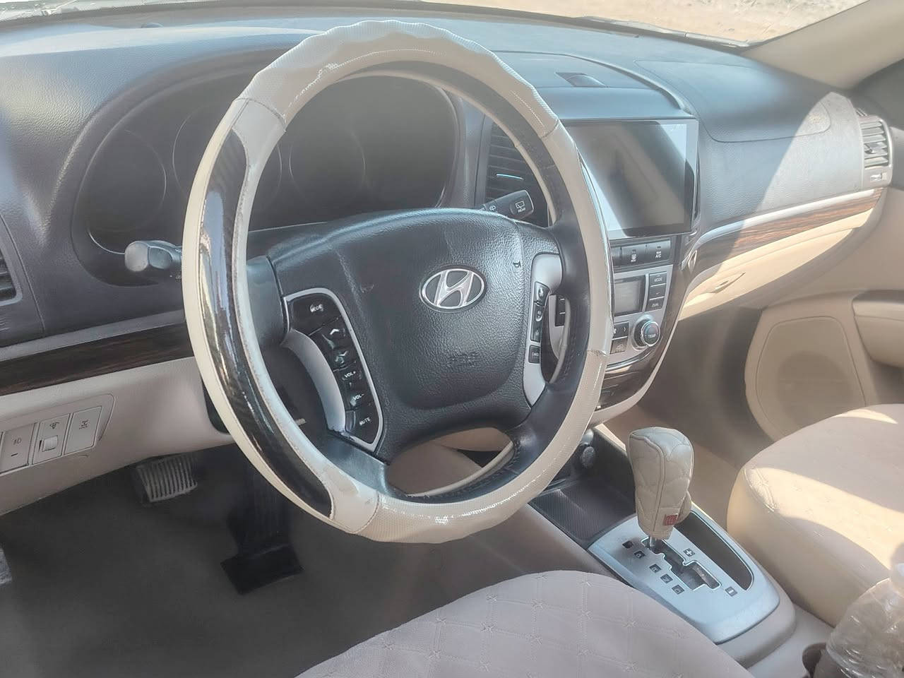 سلام عليكم للبيع سنتافي موديل 2011 بسمي مراوس بيكم كريت ويل او اوبتيمه 9/او /10/ مكينه  6سكندر فول فتحه بصمه كير ومكينه شرط حداديه جديده تخم تاير جديد سعر 138 وبيه مجال قليل *********** مكاني الحمزه الشرقي
