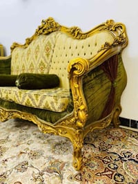 تخم مصري • ١٠ مقاعد • ٣ طاولات مرمر