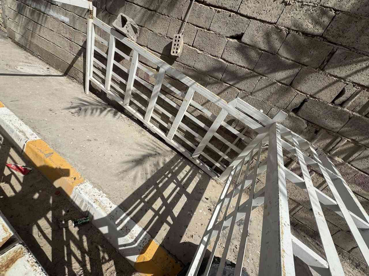محجر للبيع مكانه واسط صويره ب 300 وبي مجال بسيط  وهاذا رقمي ***********
