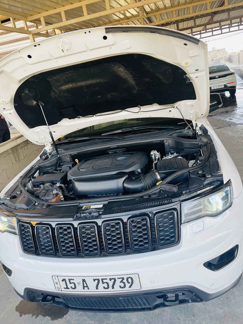 السلام عليكم
جيب 2019 
خليجي 
لون ابيض
رقم أنبار  
V6
ماشيه 189 الف كيلومتر 
وكالة ليث العبيدي 
مواصفات 4*4 ( نص فول ) 
مواصفات السياره : 
حساسات 360 درجه 
وقوف ذاتي 
7 وضعيات قياده 
فور ويل 
بلاك اديشن شركه 
ويل حجم 20 
داخل بيجي 
شفتات ستيرن 
تدفئه تبريد بالستيرن 
عدسه LED 
LED نهاري 
وبعد بيها هواي مواصفات 
السياره جديده وبعد احلى من الصور 

الضرر : بيها فقط 5 أصابع صبغ بالجاملغ جهة عكس السايق 
باقي السياره مكفوله كفاله عامه 

السعر 290$ وبيها مجال 

مكان السياره الأنبار الفلوجه 
هـ/ ***********
***********
