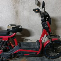دراجه شحن مابيهه شي بس البطاريات خلصانه ولدراجه نضيفه السعر100او مراوس...