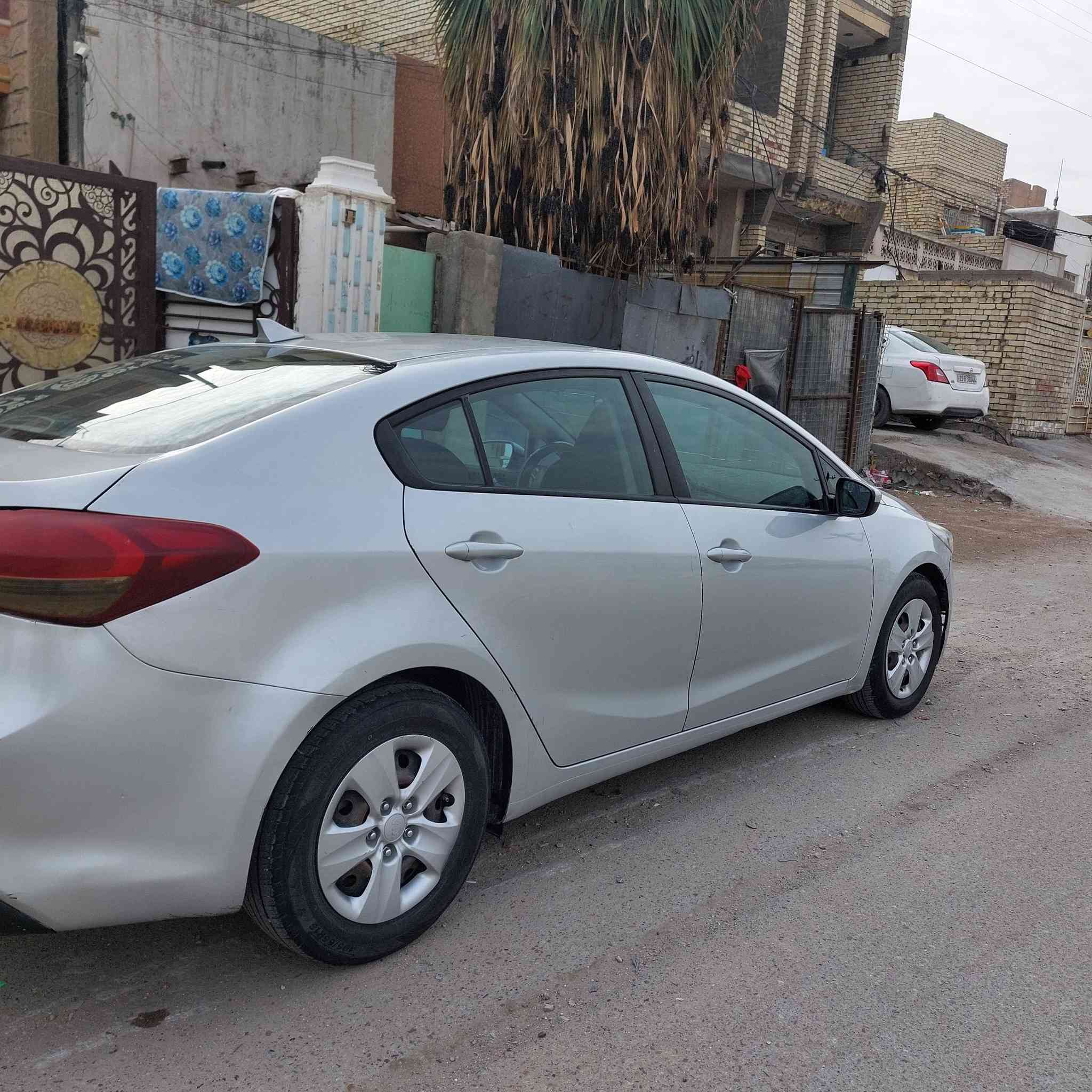 فورتي ٢٠١٧ محرك ٢٠٠٠ رقم بغداد بسمي حادثه تبديل بنيد السعر ١٢٠ وبي مجال للتواصل ***********
