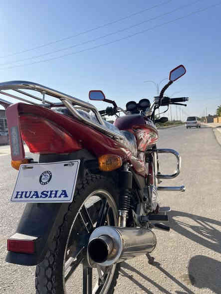 السلام عليكم 

دراجة هايوشه للبيع موديل 2022 دراجة نضيفه ناقصها اشياء بسيطه كاسحه جديده حنفيه بانزين جديده جوزه جديده زنجيل جديد اشاير جديد كشن مغلف جاملغ جديد القديم جرد وبدلته سويجات اثنين بصمات اثنين 
السعر 700 وبيها مجال شي بسيط بيع مستعجل 
اخوان رجائا الي ما يشتري لا يتعبني اكرر بيع مستعجل 
للاتصال *********** احمد باسم
