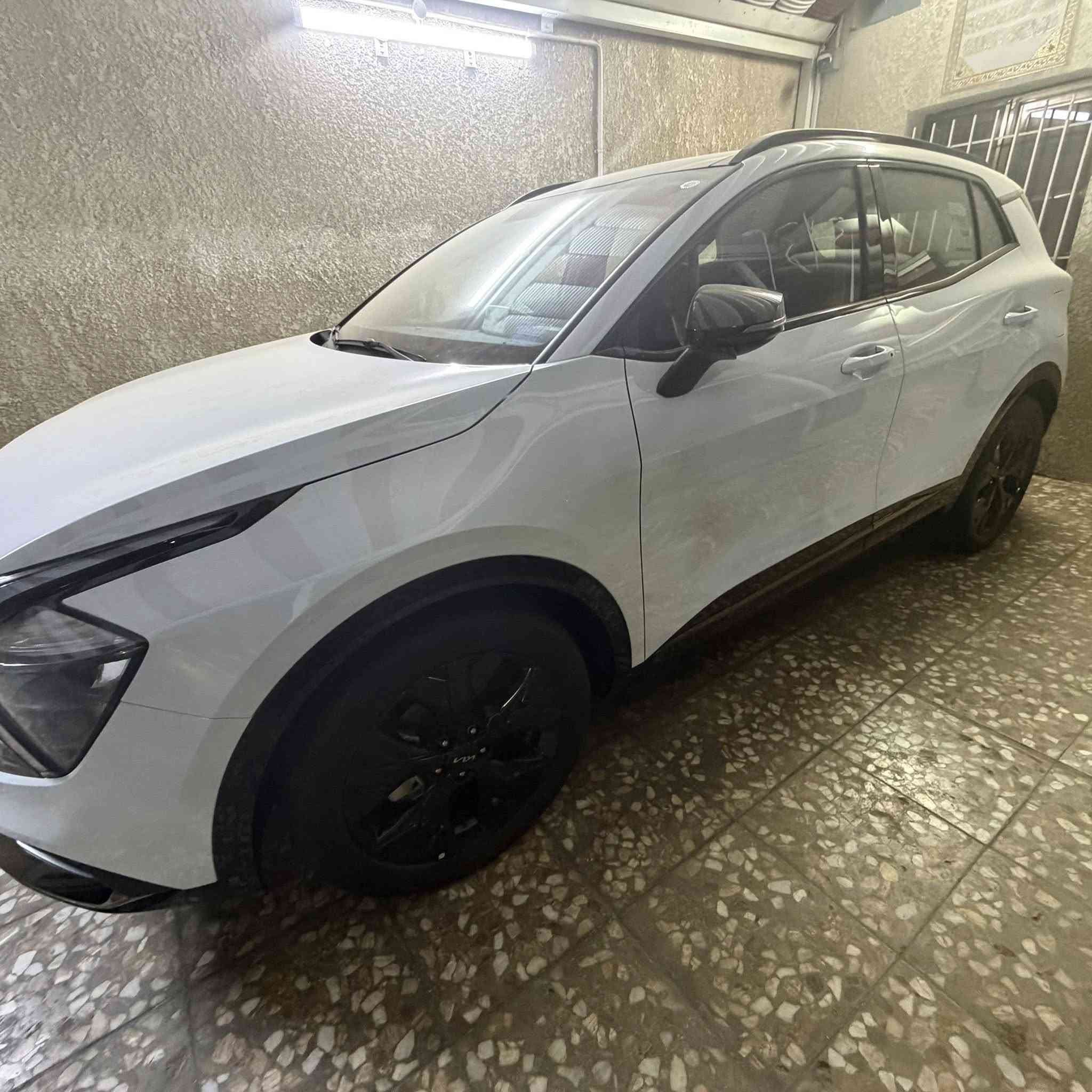 السلام عليكم ورحمة الله وبركاته
كيا سبورتج 2025 للبيع زيرو بغداد باسمي ماشي 420 كم زيرو 

حساس مطر
حساس نقطة عمياء 
كلوب الرجوع بالبك لايت مو بالدعامية 
مرايا وسطية عاكسة للضوء اوتو دم
مقاعد ستيرن تدفئة
مقاعد جلد زيتوني وكنتارا هي والابواب
صندوق ومقاعد امامية كهرباء 
نفس مواصفات ال gt lien عدا تبريد المقاعد
الشباك والصندوك فوق الاطارات كلها بلاك بيانو مطعم نيكل برونزي مع ويل ومري لون اسود بلاك بيانو ايضاً
اطارات 19 
تحكم طي المقاعد الخلفية من الصندوك 
ضمان الدولية 5 سنوات مع تبديل دهن 4 مرات مجانا 
مكانها بغداد زيونة 
***********
السعر 38100 ثمانية وثلاثون مليون ومية 
رقم بغداد باسمي
