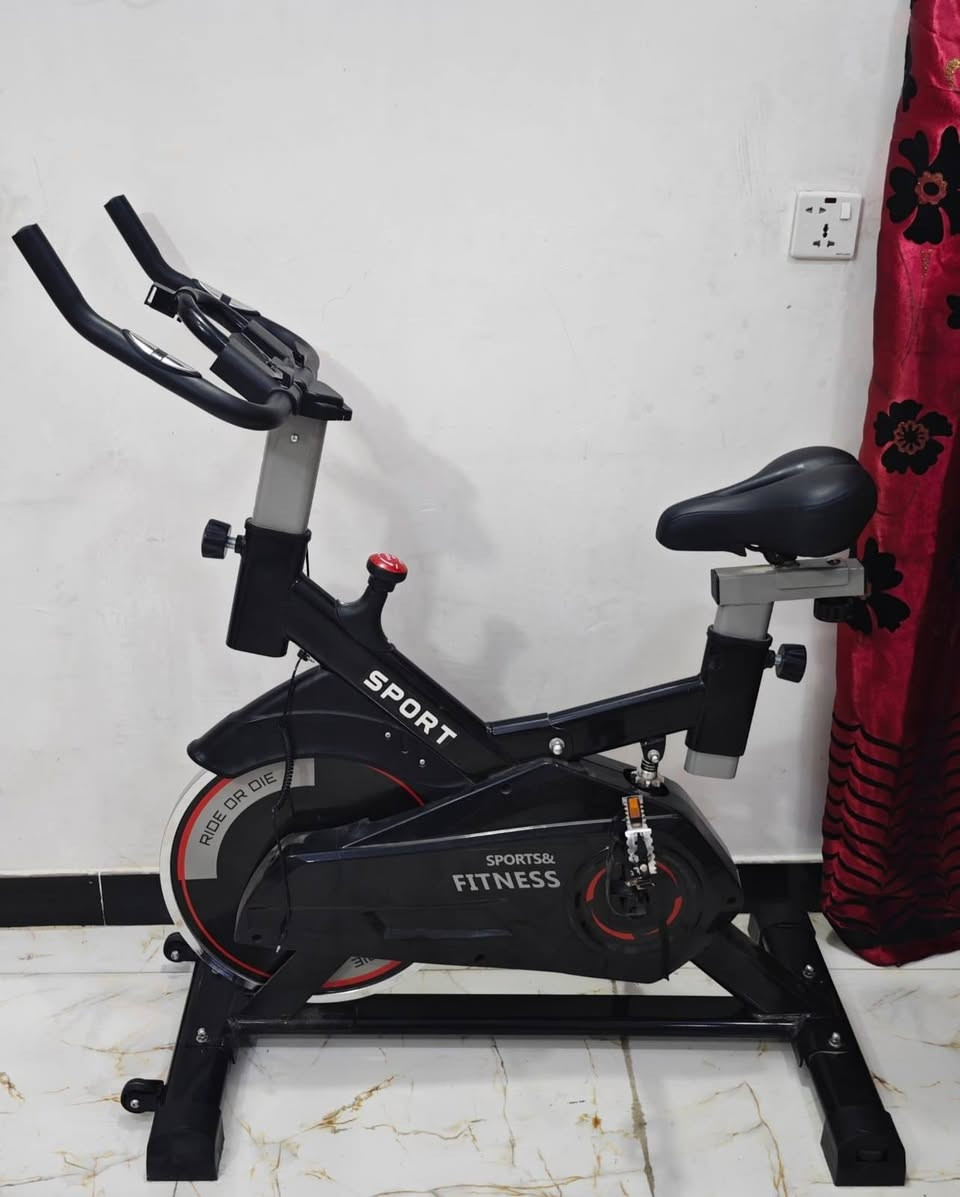 السلام عليكم
بايسكل منزلي للبيع 
يتحمل وزن 150
160 الف 
بغداد كويريش 
***********
