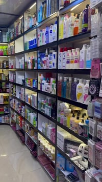 رفوف للبيع بدون المواد.  للاستفسار 07721734950 موقع بغداد الغدير