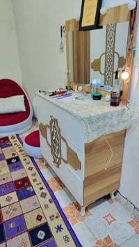 يا الله سلام عليكم غرفه 5قطع حيل جديده مامستخدمه ب450 وبيها مجال  مكان...