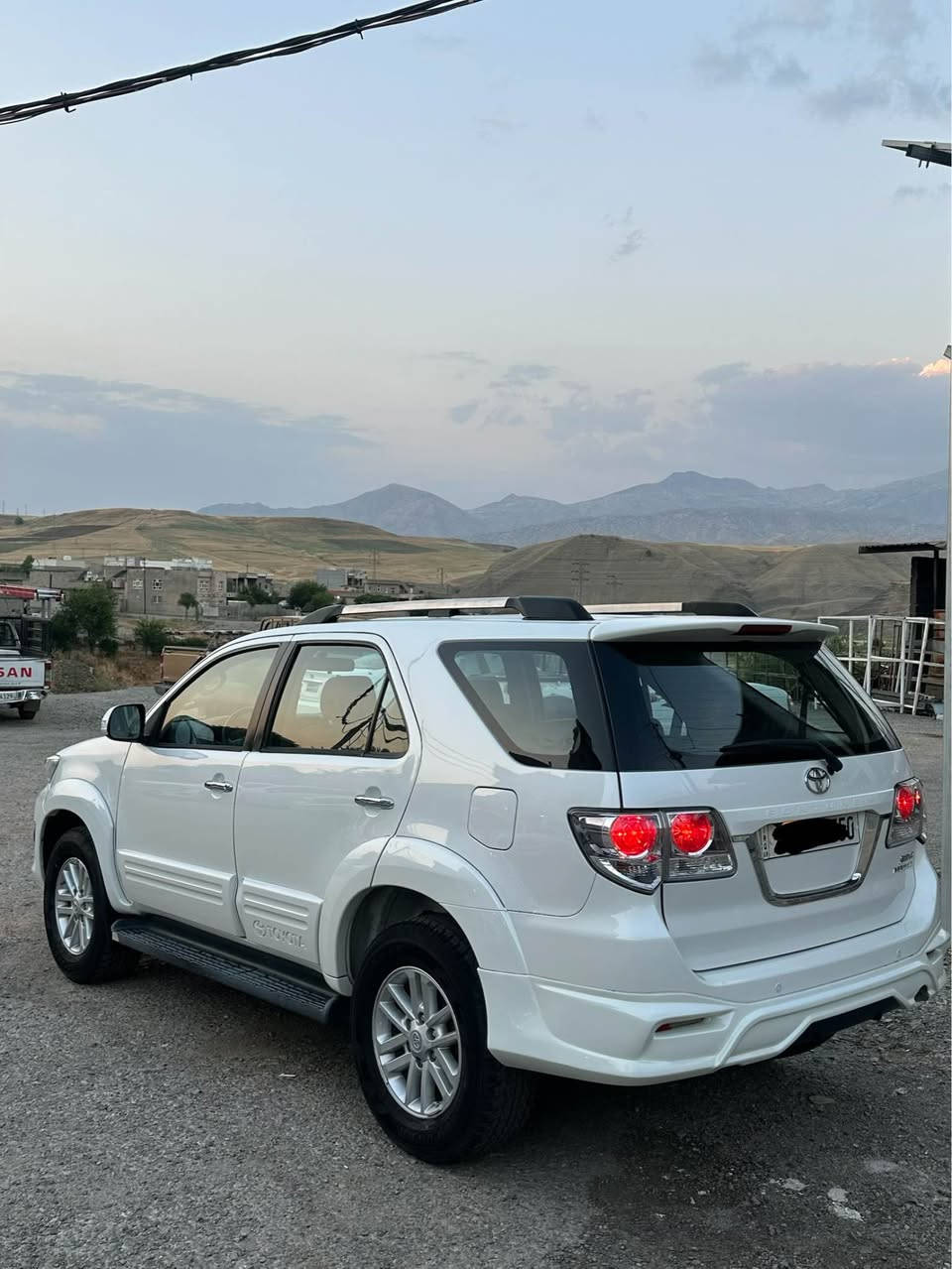Toyota fortuner 2013 
مواسفات ناو قه يسى ده بل اكسل 
٢٠٠ كم روشتووه 
گير و مكينه ى نه كرايته وه به شه رت 
چاملغى پيشى بوياغه شانسى به شه رت 
تعويل و غرامات وكاله به شه رت 
سعرى ١٦٨$ كه ميك مجال 
*********** أربيل, العراق
