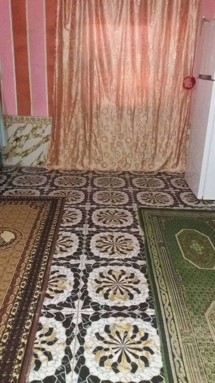 سلام عليكم 
بيت نواب ضباط قريب عله مدرسة القلم 
مساحه البيت 150متر  البيت صب 
خدمات ماي ومجاري وجاي يشتقلون بيه علمود صبون شارع مالته  بيت كله سيراميك صحيات خارجيه وحمام داخلي 
رقم الهاتف ‏‪***********‬‏
سعره 22 وبيه مجال
