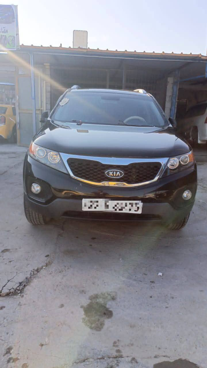 سورنتو 2013 السيارة بصمة مكصوصه جنطه 
كاز 
ادوات 
كير محرك شرط البطناش مكينة ناعمه حداديه تايرات مكفولات
تبريد ثلج  تدفئة سياره جاهزه من كلشي ونظيفه 
بيع او مراوس بسياره امريكي 
سعر 50 وبيها مجال قليل 
مكانها بابل  
التواصل ***********
