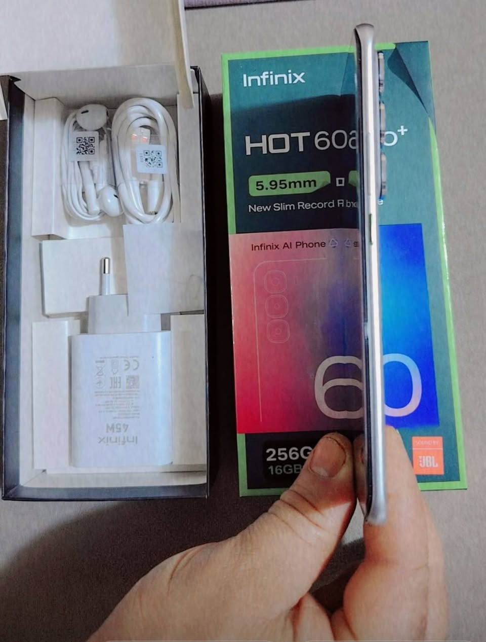 جهاز انفنكس هوت ٦٠ بلاس ذاكره ٢٥٦ شاحن ٤٥ يدعم ٦٠ فريم بوبجي مستخدم يومين سعره ٢٥٠ (***********)

