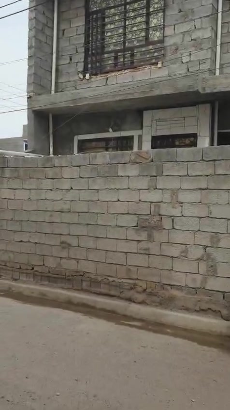 السلام عليكم ورحمة الله بيت البيع منطقت الراشديه 7نيسان البيت سند25البناء الطابق الثاني مثل تصميم الطابق الرضي مساحت البيت 75متروجهيت البيت 8×9ونص النزال تبليط خدمات كاملة السعر البيت 55مليون وبي مجال وتفاصيل الباقيه داخل الفيديو اخوكم محمدالنداوي بغدادالراشديه ***********
