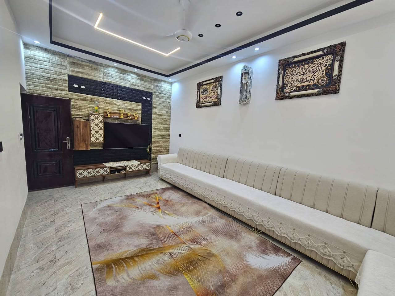 دار ١٠٠مربع طابقين طابو فووول درج داخل للبيع بال٥٥ على سايدين  شارع الراشدين موقع مميز سعر ١٠٥ مع مجال للمعلومات اتصال على***********
