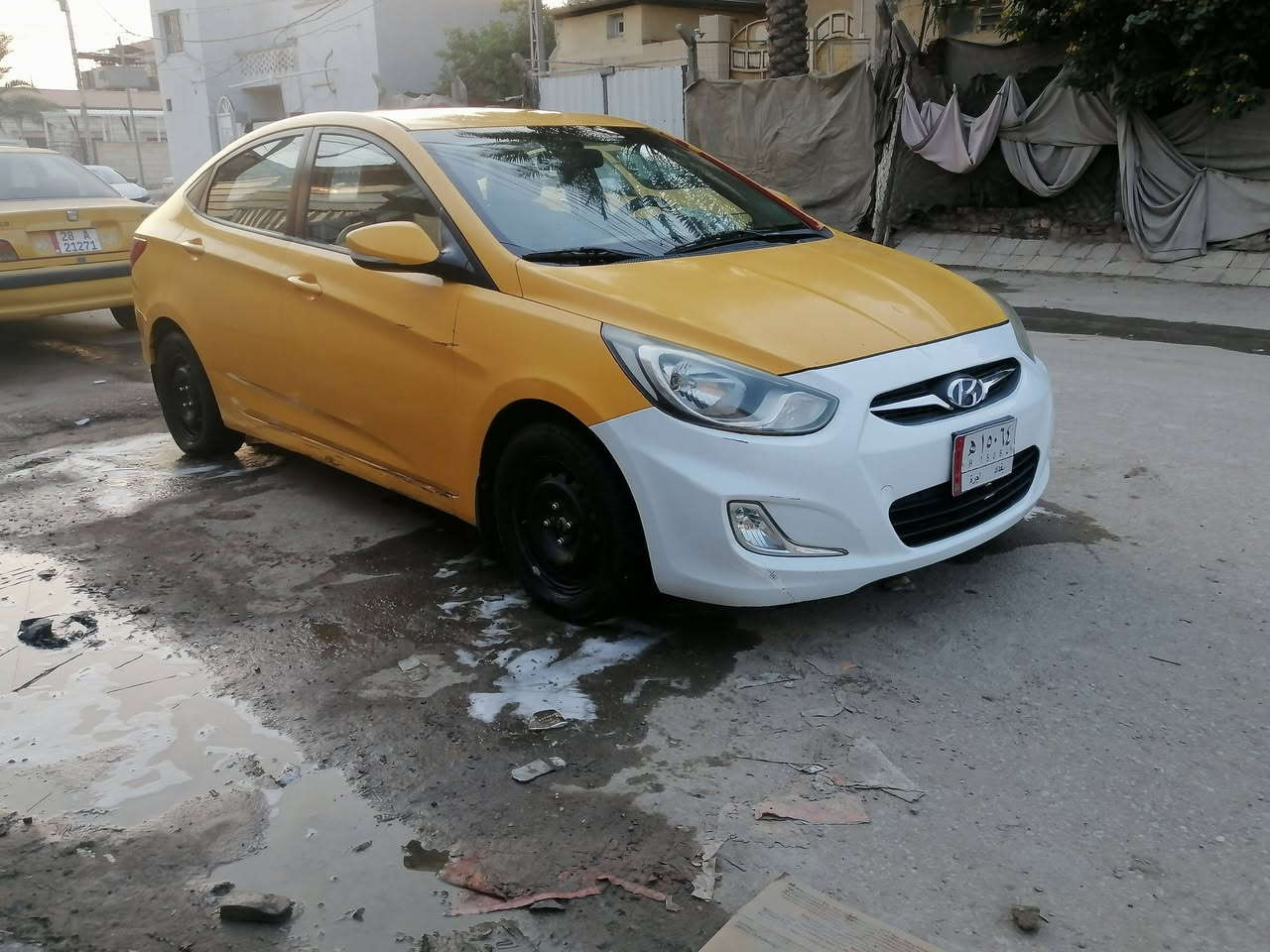 السلام عليكم اكسنت لبيع موديل ١٤ مكينة
1400 سياره حلوه ونضيفه بيهة حادث جاملغ امامي جهت سايق معمر   نفسه ال
سعر ٧٥ وبيهة مجال  راعيهة يريد مداور موجود سياره مصفره هيئة وغرامات مكان سياره ديوانيه  ***********
