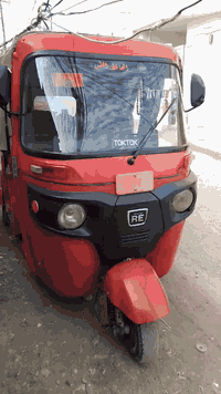 سلام عليكم  تكتك باجاج للبيع
موديل 18 بدون اوراق 
محرك مكفول 
كهربائيات كلهة تشتغل 
محرك شرط فحص تكتك خير من الله 
مباشرتن للشارع امانت الله 
سعر 3/200 
مكاني ديالى 
***********
