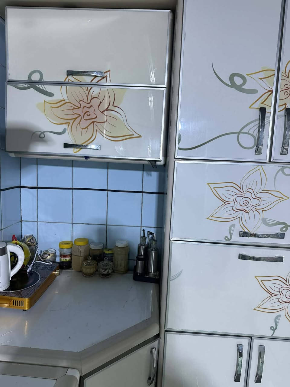 كاونتر تفصال عراقي مفصليه ب3 مليون كامل هو والسنك مرمر الكاونتر المنيوم داخل خارج مفصل تفصال اصلي وشغل من هذا الثكيل نضافه عاليه اضرار بسيطه كلش رايديه هو والمرشحه ( الطباخ مو للبيع )السعر 650 الف المكان بغداد شارع فلسطين لايوجد توصيل


**إذا كنت صاحب هذا الإعلان وتريد حذفه لأي سبب، رجاءا أرسل رسالة إلى الدعم الفني**