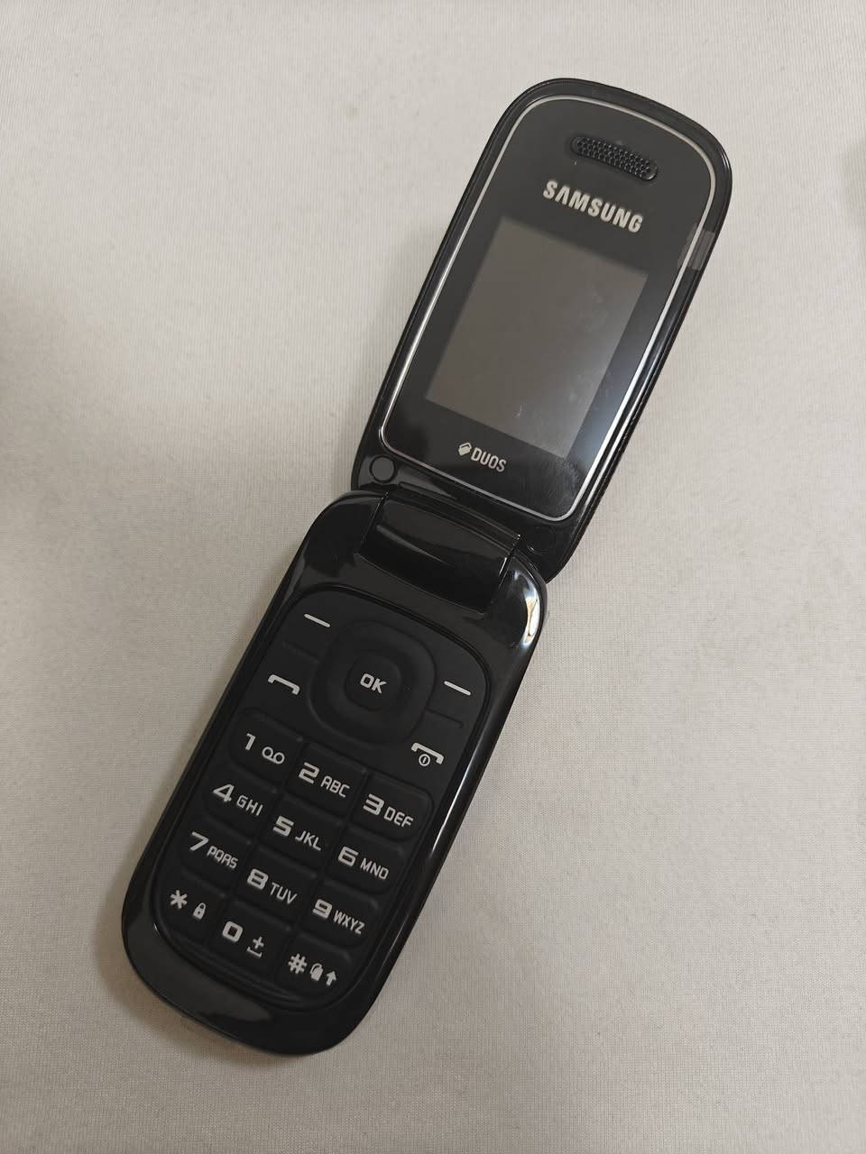 سامسونج دبل سيمكارت دفتري جديد ممفتوح وياه شاحنته الاصلية 
السعر 25


**إذا كنت صاحب هذا الإعلان وتريد حذفه لأي سبب، رجاءا أرسل رسالة إلى الدعم الفني**