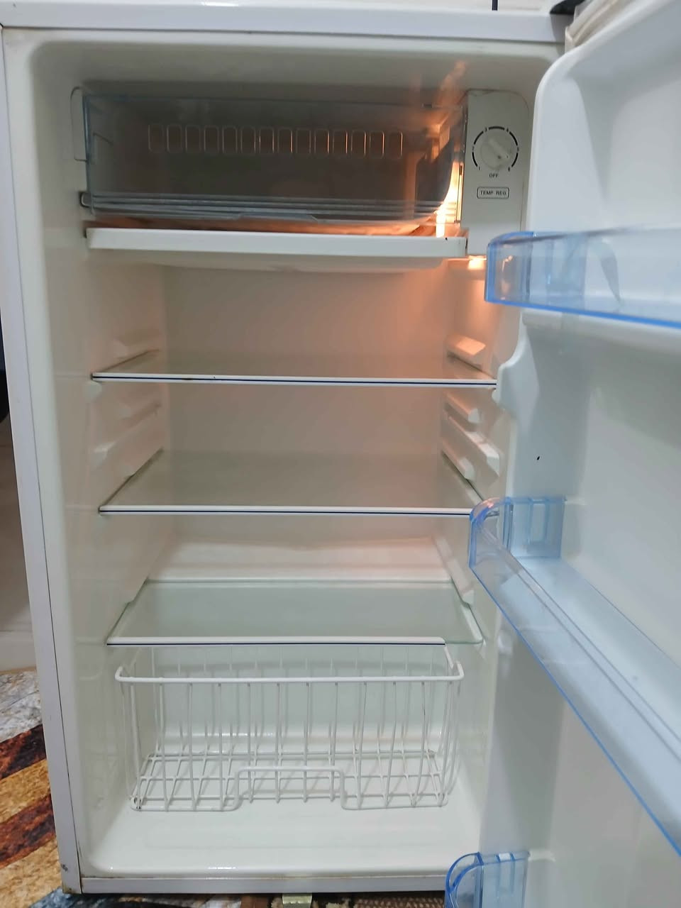 ثلاجة ميديا حجم ٥ قدم استعمال قليل جدا وشغالات فول سعر ٨٠ الف عنوان مدينة الصدر حي الصدرين موبايل *********** بغداد, العراق
