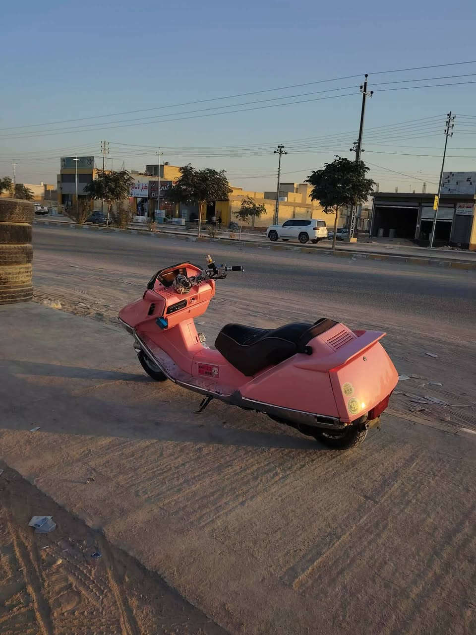 للبيع فيجون لون مميز لوحيده بهاذه لون شراي بي خير ويدلل تفاصيل خاص مكاني نجف
رقمي***********
