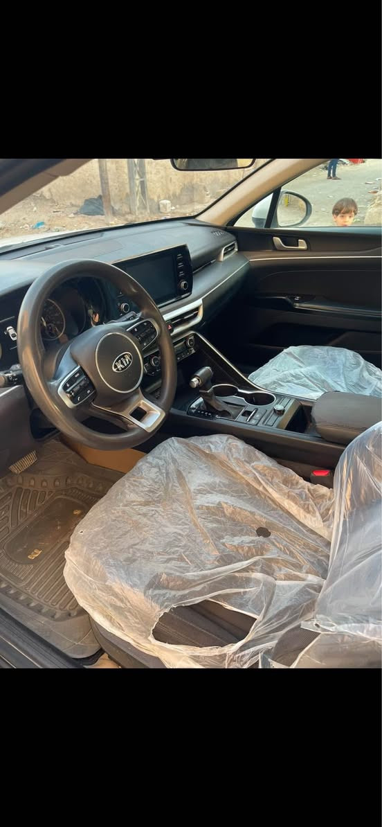 السلام عليكم 
كي فايف 21معوقين اسوي  وكالة رقم ذي قار باسم بنية معلمة 
وارد امريكي 
حادثه فقط الموجود الي بلصورة تبديل قطعتين جاملف وبنيد فقط بدون دواخل ما واصله للعرضانية الضربه ولباقي كفالة السيارة نضفية مكينة ١٦٠٠ تيربو ماشية ٩٤ فقط تبريد تدفئة مكينة گير كله كفالة 
مكاني البصرة گرمة علي 
سعرها ١٥٢ وبيه مجال 
للاستفسار *********** البصرة, العراق
