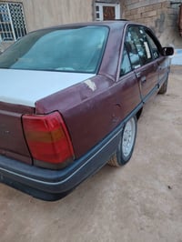 اوبل اوميكه • ١٩٨٩ • محرك ٢٤٠٠