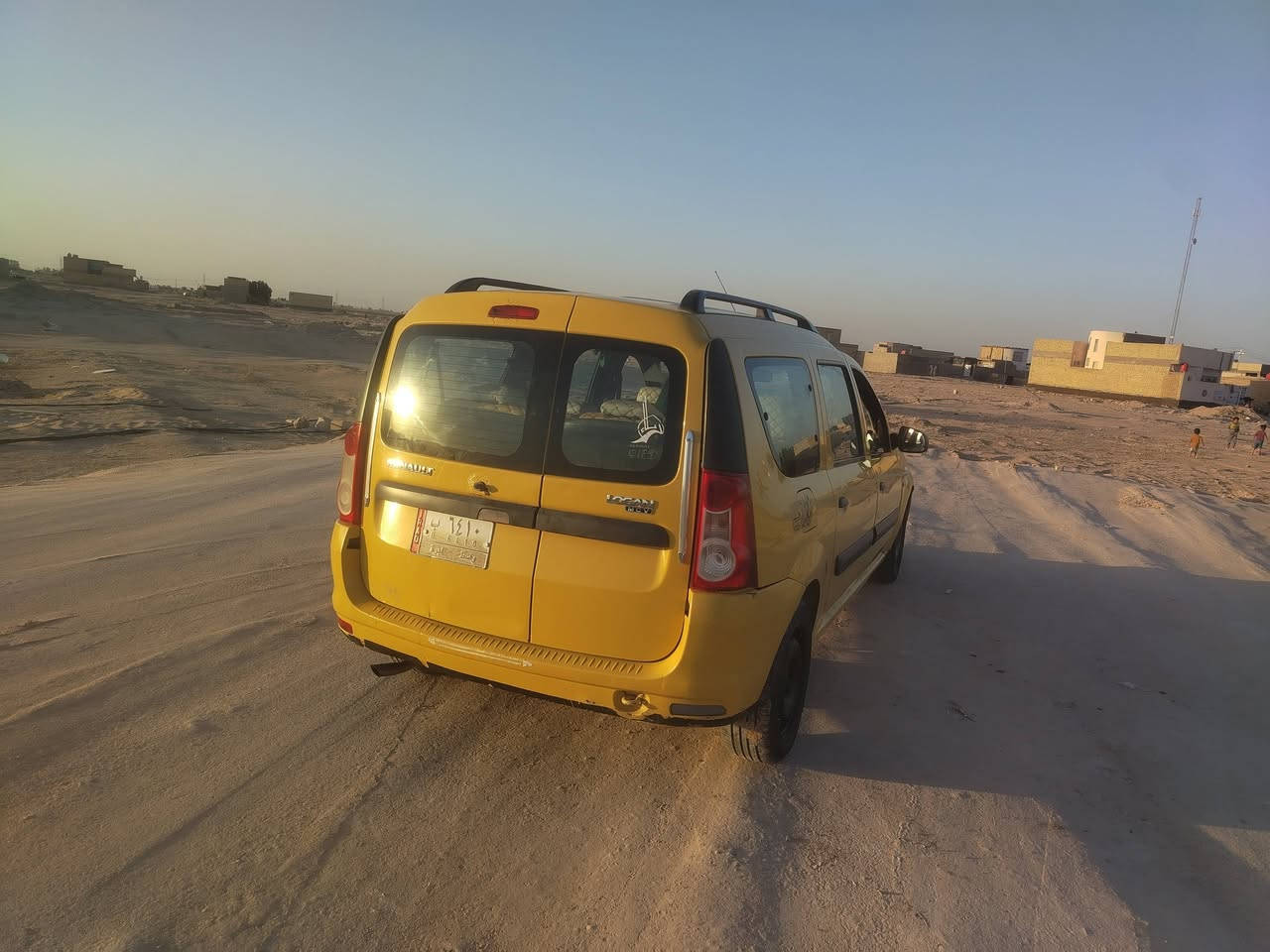 سلام عليكم
للبيع سياره نوع رينو🌀
محور مثل ما موضح بصوره🌀
سياره نضيفه اترياك وين ميعجبك🌀
راعيه موجود🌀
سعره  خاص 🌀
 ول مو شراي ليطب خاص🌀


**إذا كنت صاحب هذا الإعلان وتريد حذفه لأي سبب، رجاءا أرسل رسالة إلى الدعم الفني**