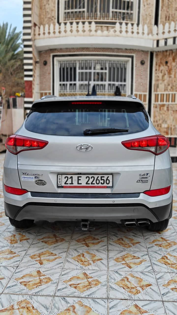 سلام عليكم توسان واردامريكي كلين بدون حادث بس دعاميه وصورالحادث بل منشور لون سلفر مواصفات نص فول رقم جديد سليمانيه سنويه جديده وكاله تحويل حاضر موديل 2016 السعر152معه مجال قليل وسونرعندي كلشي مكفول حته مكينه مامفتوحه مكان كربلاء رقمي ***********واني  خادم
