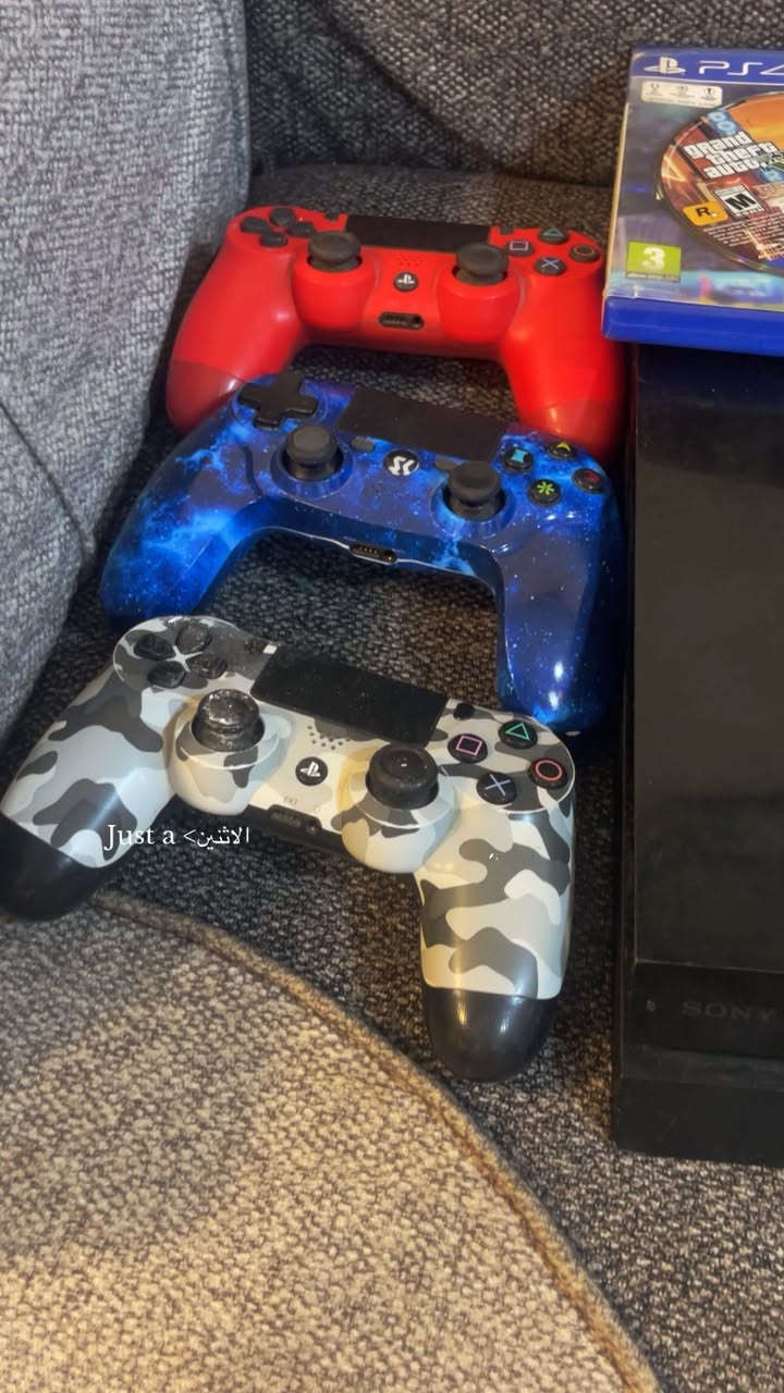 بلي فور للبيع نضيف اي عطل مابي ويا اقراص ويدات ثلاثه بس 
مكان بغداد زعفرانيه
سعر250بي مجال
رقم الاتصال ***********
