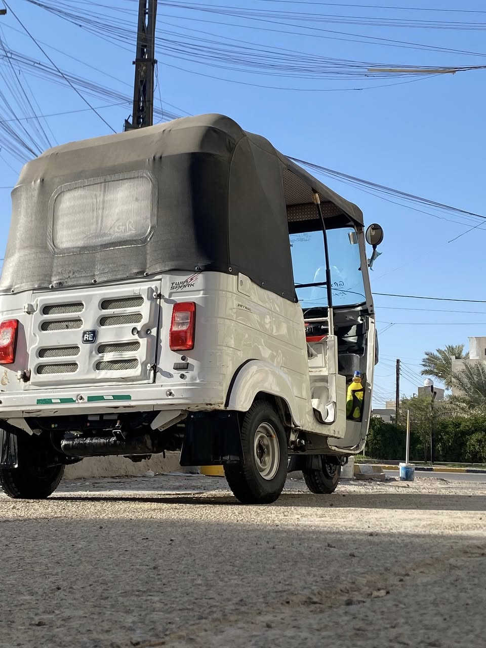 تكتك مديل ٢٠. مرقم بسمي.  مابيه نقص كبل الشغل   ***********. سعر. ٦٧٥٠ وبيه مجال
