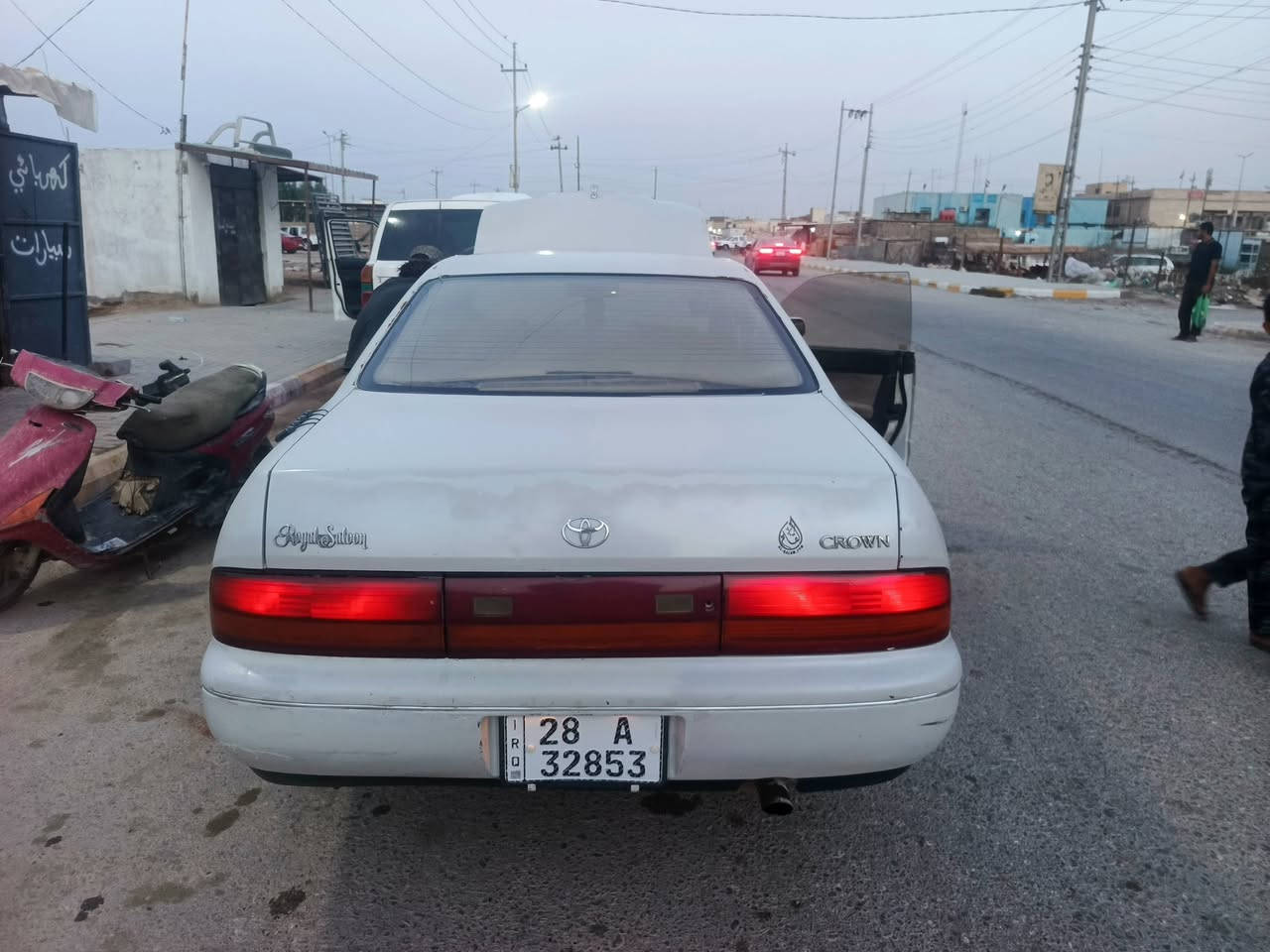 بطه متصل للبيع الون لؤلؤي موديل 91 كير ومحرك ففتي على الشرط دواخل جديده رقم نكليزي بسمي السعر 45 المبايل ***********
