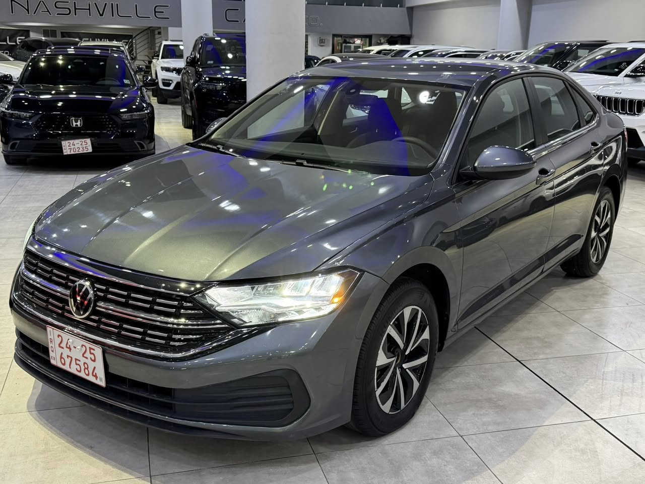 #سعر_مناسب جدا
volkswagen jetta S2023 
بصمه
شغال عن بعد
شاشه كبير
شاشه الكتروني
داخل ليد
ويل كروم و كبير 
رادار امامي و خلفي و جانبي
لايتات ليد
هندبريك بصمه
كوشنات  مخمل 
سياره بعد بي هواي مواصفات 
سيارة وارد امريكي 
بي ربع بنيد مصبوغ
العنوان دهوك
كاتي بدون ارقام
السعر ١٥٧$ورقة
للاستفسار
***********
***********
***********
