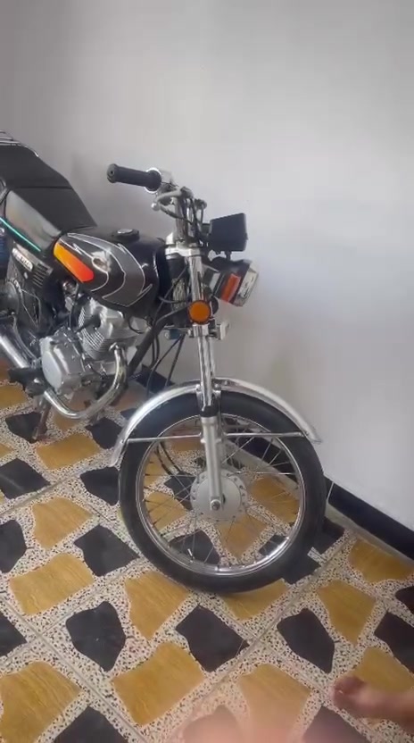 سلام عليكم دراجه نامه شلامجه للبيع ما مفتوحه كلشي شعقال كهربيات اشاير مكيته توه طاحت  وراقه ضايعه مكفوله من سرقه مديل 2025 مكاني البصره قضاء الدير رقمي*********** سعر 800
