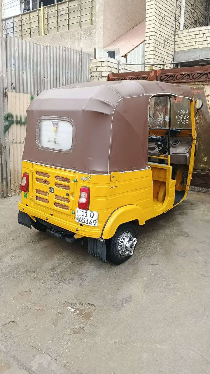 ا لسلام عليكم للبيع باجاج موديل 2019 بيها رشات صبغ  مع الدوس معمره وجاهزه رقم وسنويه مكاني بغداد شرطه الخامسه السعر 6و100 
***********
