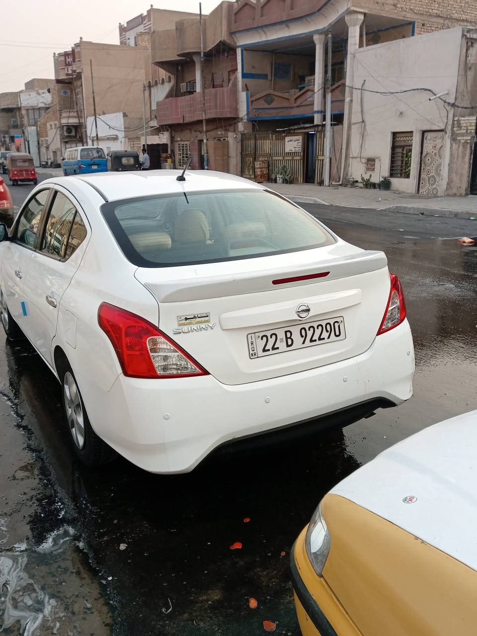 سلام عليكم نيسان سني مصري بيهة طخة بلجاملغ الامامي وشخط بلباب العبري والي ورا فقط شخط لا ضربة ولا صبغ ولا بارد مكينة وكير كفالة السيارة ماشية ٢٠ الف رقمي *********** مكاني بغداد مدينة الصدر السعر ١١٥
