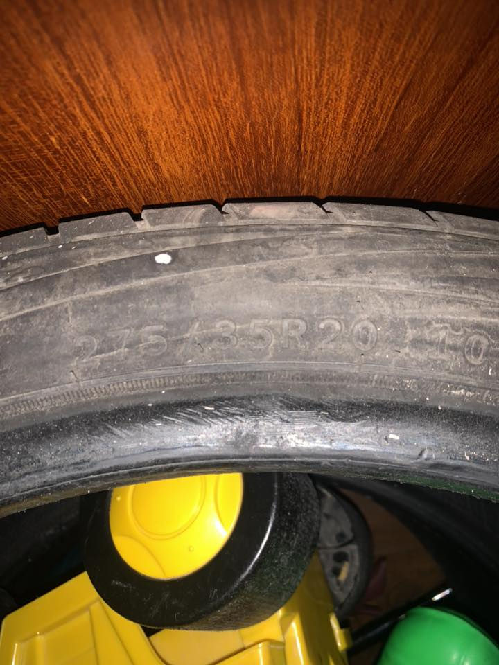 سلاوي خواتان لي بي
تايه ي حه جم ٢٠ دو سايز 
وه ك له ره سمه كه دياره زور خاوينن 
ئه وانه ي بيشه وه حه جميان ٢٤٠/٤٥/٢٠
اوانه ي دواوه ٢٧٥/٣٥/٢٠ 
تيبيني بو كامارو ئوباماويلي شاهينه حه جمي ٢٠ ده بي 
نرخي ١٤٠ هه زارو مه جالي تيايه


**إذا كنت صاحب هذا الإعلان وتريد حذفه لأي سبب، رجاءا أرسل رسالة إلى الدعم الفني**