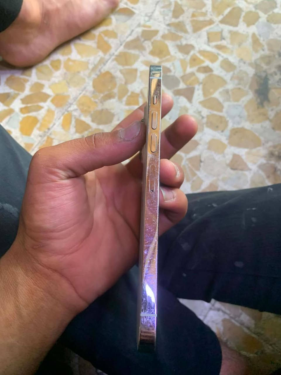 سلام عليكم
13 برو ماكس
 أمريكي ZA
ذاكره 128 دبل سيم 
شرط مامفتوح ولا يعبر هوه 
بطاريه 79 
فقط بي الضهر مكسور وما ياثر عل كامرات ولا اي شي 
*********** وبي واتساب 
السعر 540
