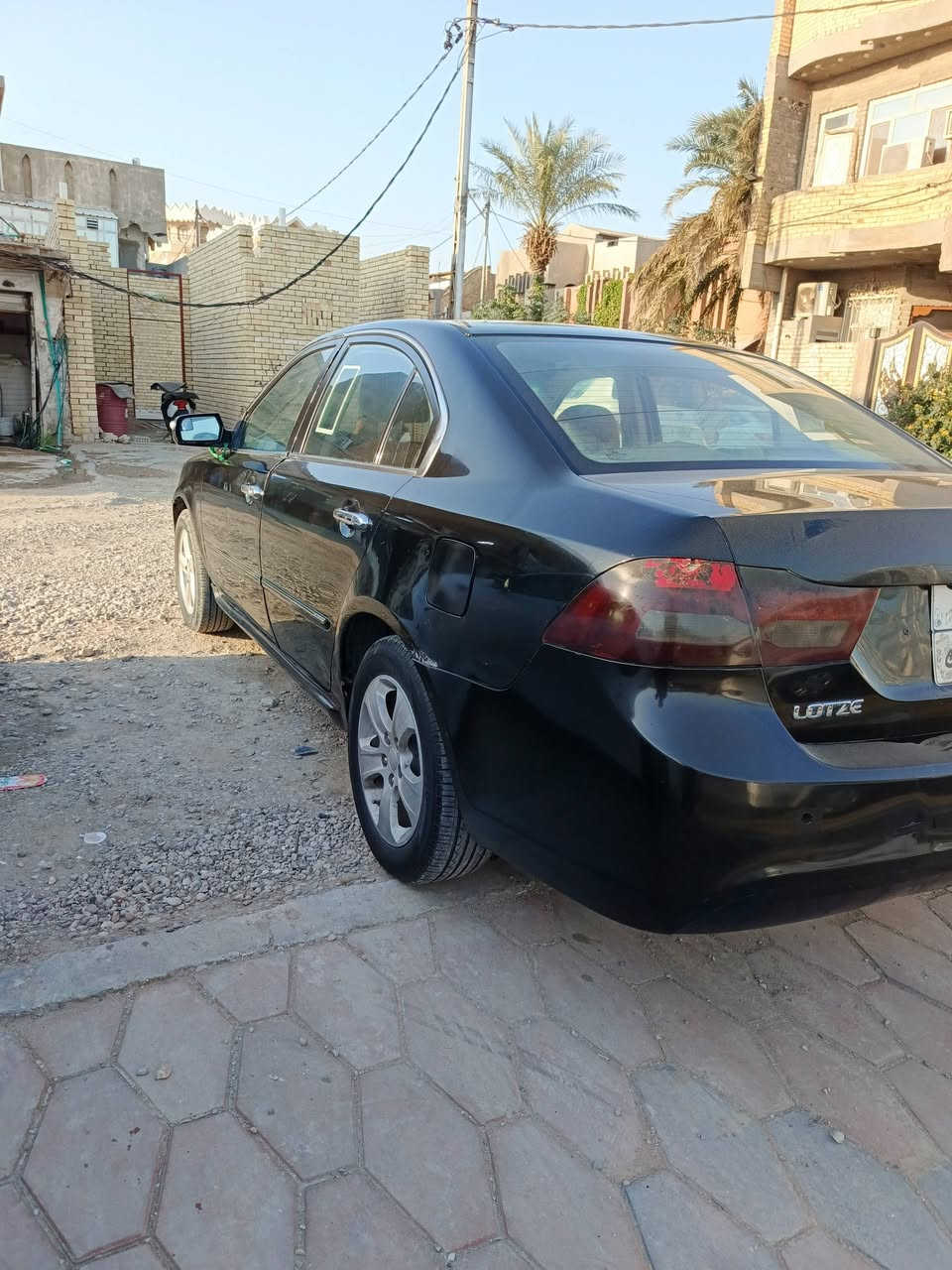 سلام عليكم  كيا لوتز للبيع   2009    محرك وكير جديد   بيها هاي التكمه الي مأشر عليها وجاملغ بدون دواخل   والباقي كفاله   رقم شمالي  تريد تحويل تريد وكاله  السعر 87 وبيها مجال حك الجيه  , ***********
