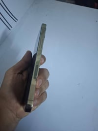 ايفون 12برو الصغير فقط  ذاكره 128 مبدل شاشه شرط وكاله  الكامره الامامي...