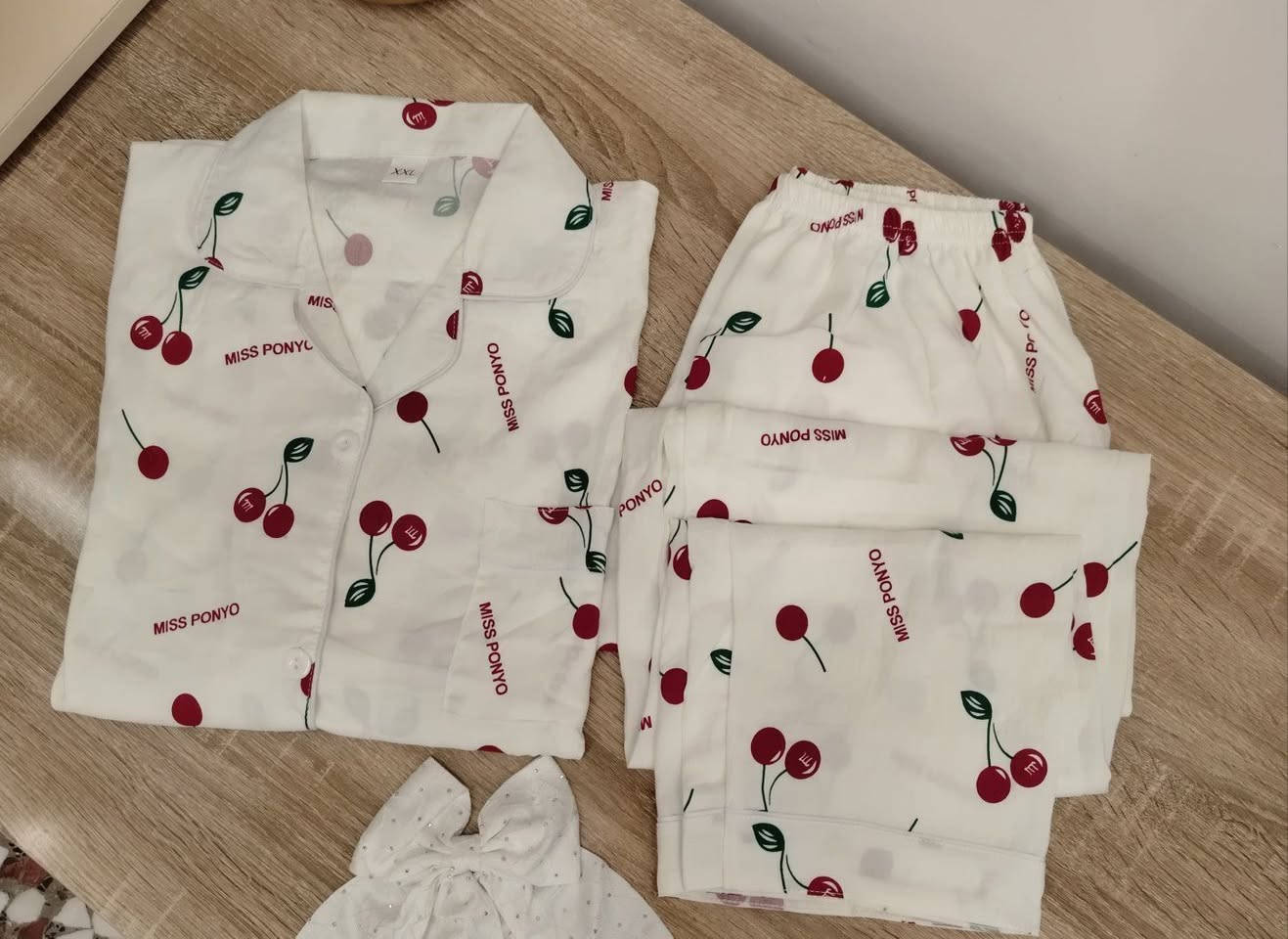 تراك نسائي خامه تجنن
للحجز مراسله على واتساب ***********
توصيل كل المحافظات 5 وداخل الحله 3
