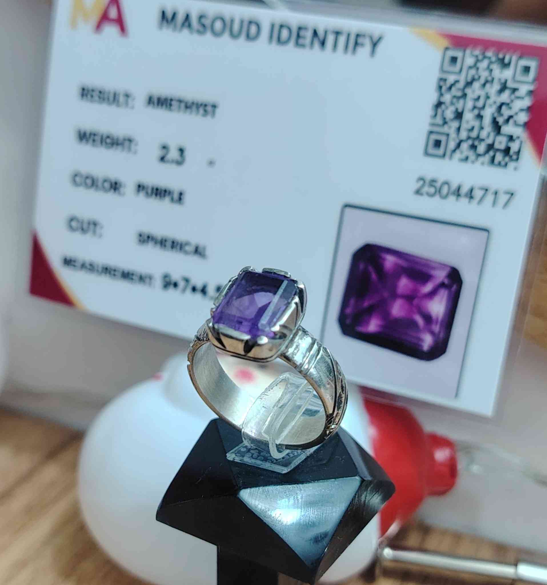 خاتم من حجر الجمشت الأفريقي الطبيعي
صياغه ثقيلة وجميلة فضه عيار ٩٢٥
مع شهادة المنشأ وضمان الخاتم الاصلي
يوجد توصيل إلى جميع المحافظات
التواصل ع الخاص او ع الواتساب ***********
