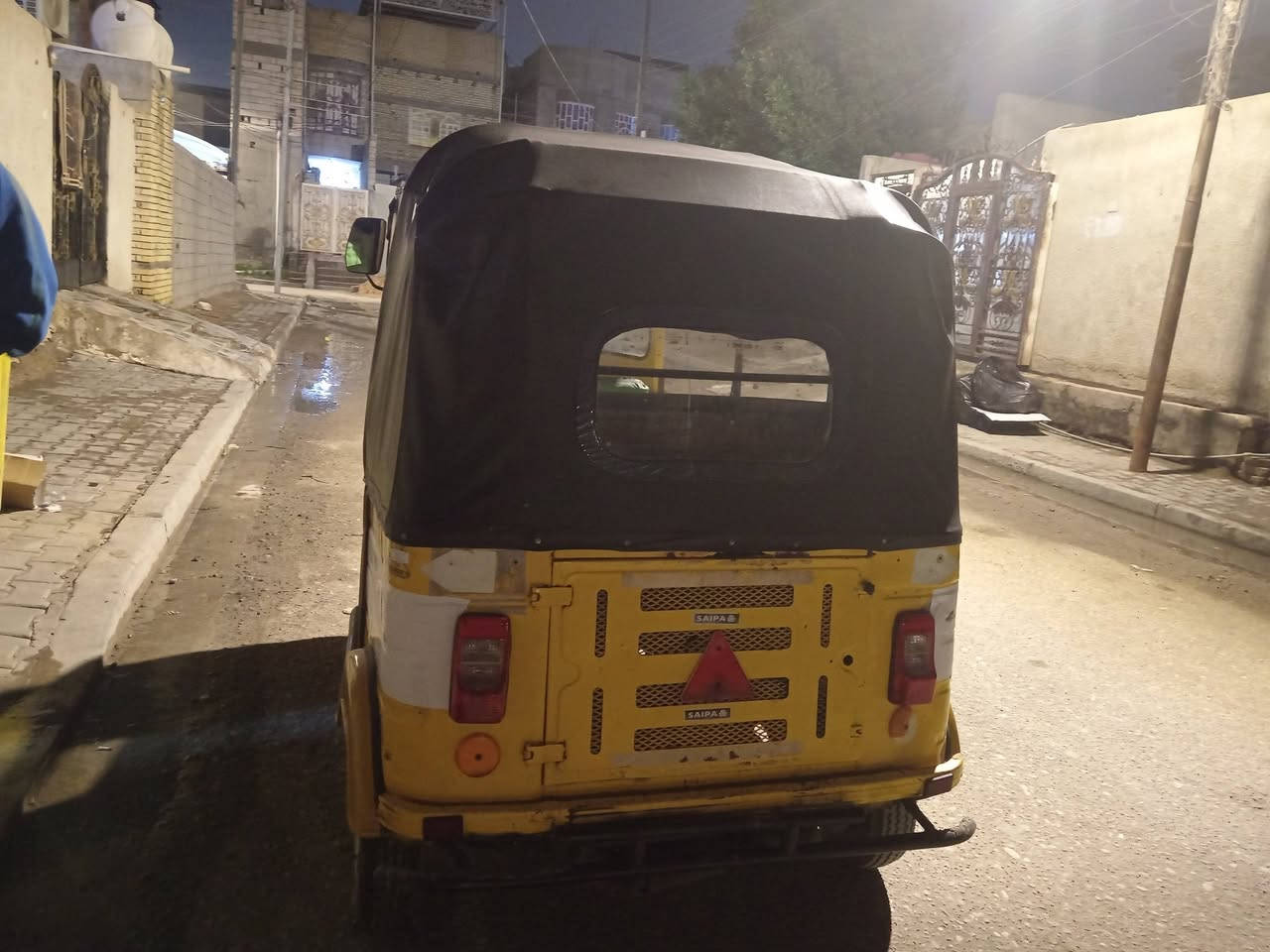 سلام عليكم تكتك باجاج موديل 18 جاهزه قبل للشارع أوراق وكيل مكينته خرسه ماشالله مرتبه مال شغل تمام سعره ٣ ملايين وبيه مجال بسيط للشراي تمام رقمي ***********عباس مكان آمن داخلي بصره
